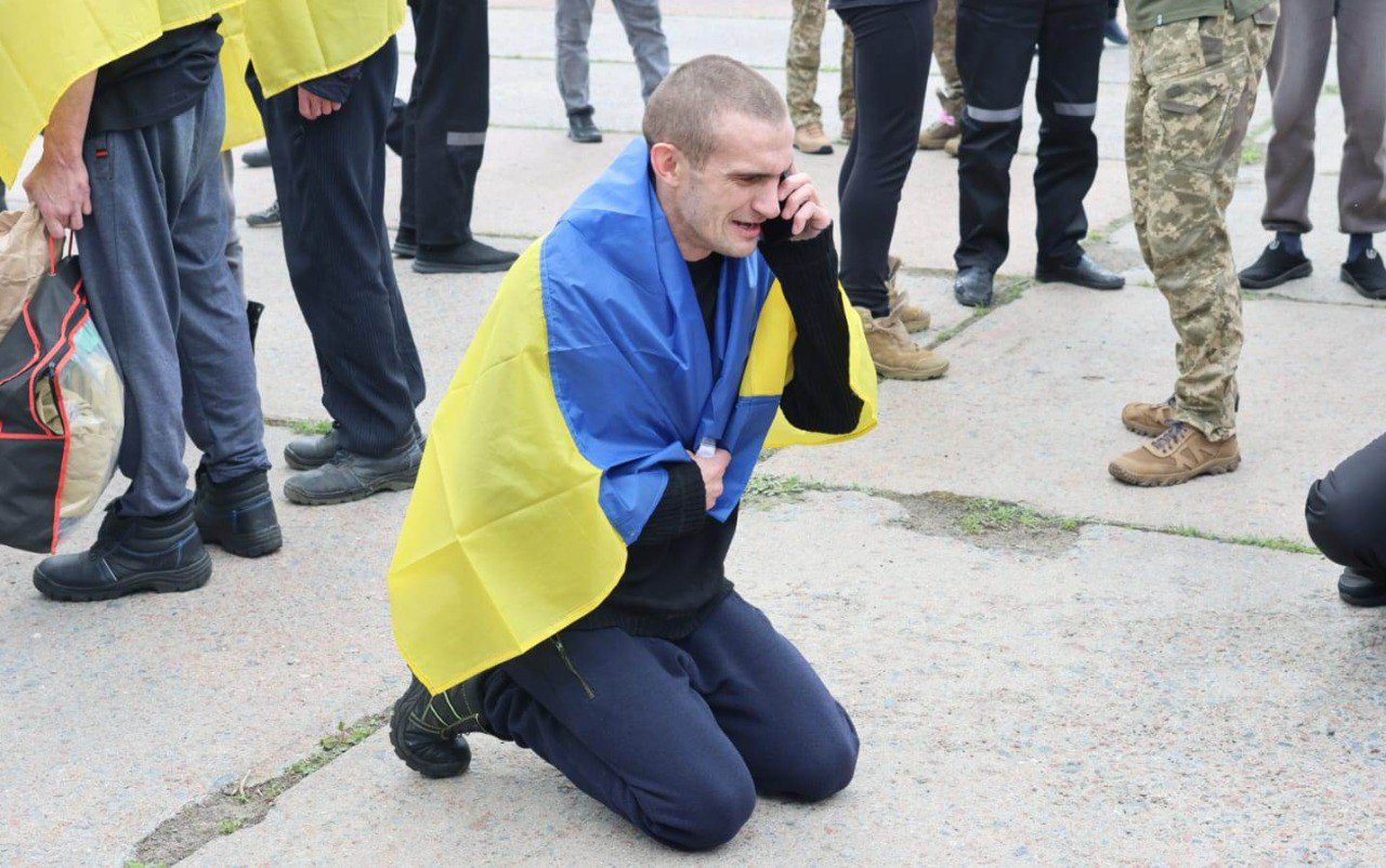 З російського полону звільнено важкопоранених і тяжкохворих українських захисників (фото)
