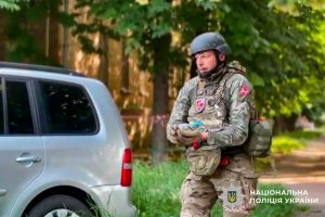 У Києві вибухотехніки знешкодили нерозірвані касетні боєприпаси у квартирах після ракетної атаки (фото, відео) У Києві вибухотехніки знешкодили нерозірвані касетні боєприпаси у квартирах після ракетної атаки (фото, відео)
