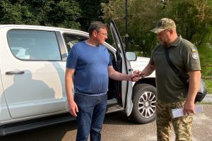 Броварська громада передала новий автомобіль для 136-го батальйону ТрО Броварська громада передала новий автомобіль для 136-го батальйону ТрО