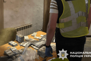 У столиці за 500 тисяч доларів «продавали» керівну посаду одного з держпідприємств НААН України У столиці за 500 тисяч доларів «продавали» керівну посаду одного з держпідприємств НААН України