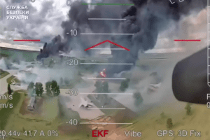 Операція “Павутина”: СБУ оприлюднила відео шляху FPV-дрона від вильоту до ураження літака Операція "Павутина": СБУ оприлюднила відео шляху FPV-дрона від вильоту до ураження літака