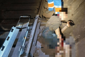 У Києві через зачепера на «синій» лінії зупиняли метро У Києві через зачепера на «синій» лінії зупиняли метро