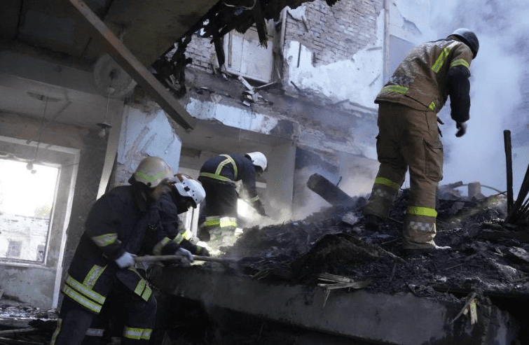 Ракетний удар по Дніпропетровщині: відомо про трьох загиблих у місті Самар Ракетний удар по Дніпропетровщині: відомо про трьох загиблих у місті Самар