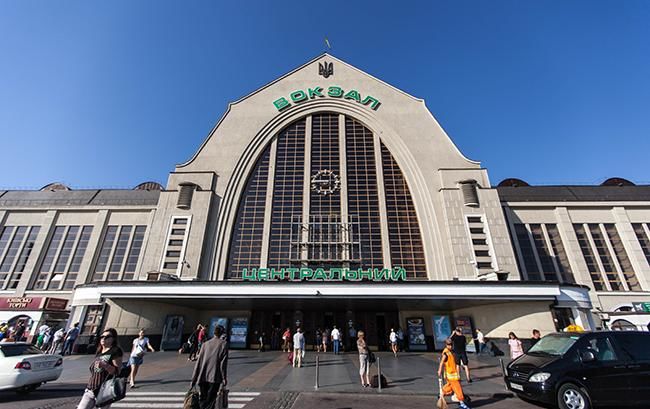 Укрзалізниця виставила на аукціони торгові точки на київських вокзалах