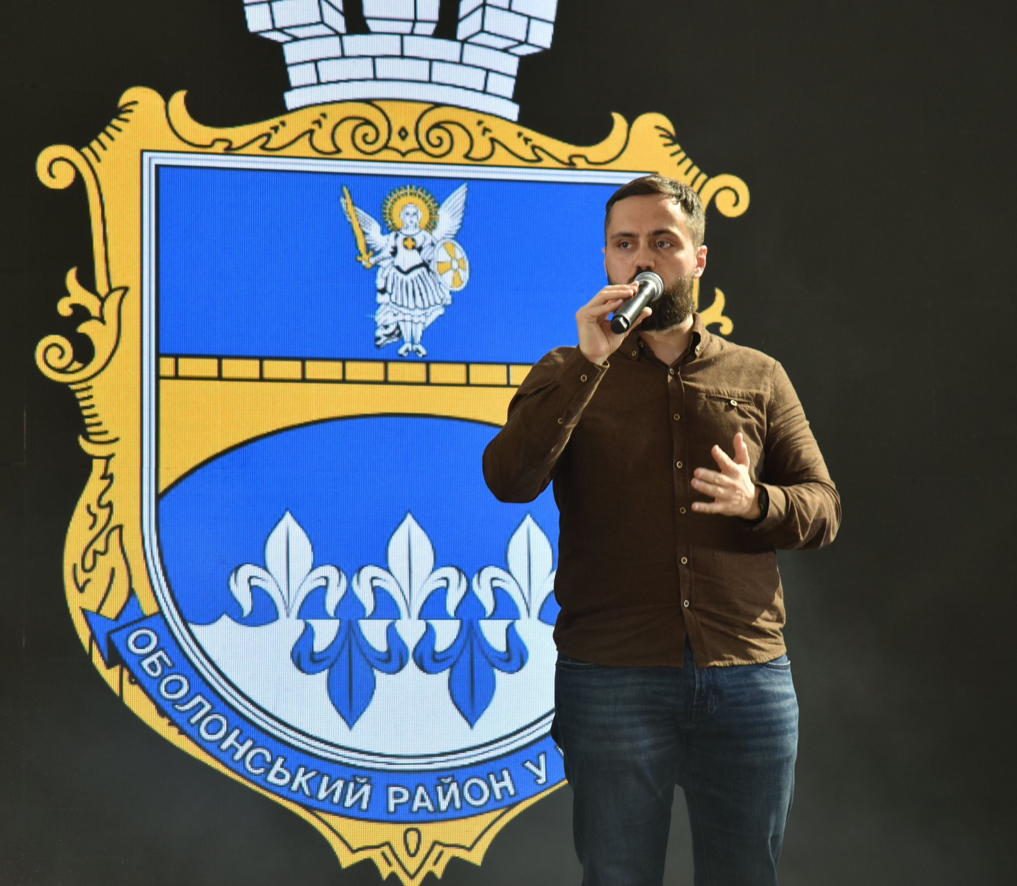 Торік голова Оболонської РДА суттєво збільшив доходи і заощадження, але власного житла досі не має