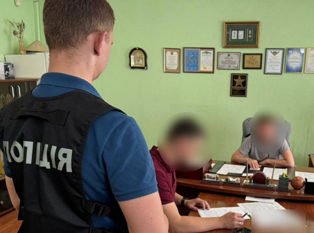 У Києві затримали керівників комунальних підприємств, підозрюваних у розкраданні понад 2,5 млн грн бюджетних коштів У Києві затримали керівників комунальних підприємств, підозрюваних у розкраданні понад 2,5 млн грн бюджетних коштів