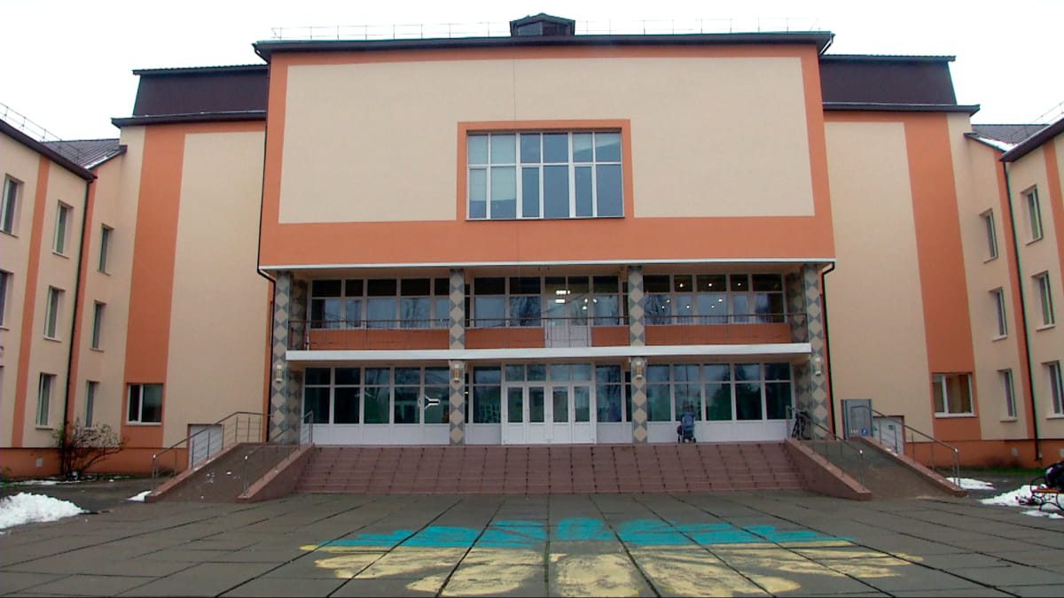Гостомель за 4,9 млн гривень відремонтує бігову доріжку Гостомель за 4,9 млн гривень відремонтує бігову доріжку