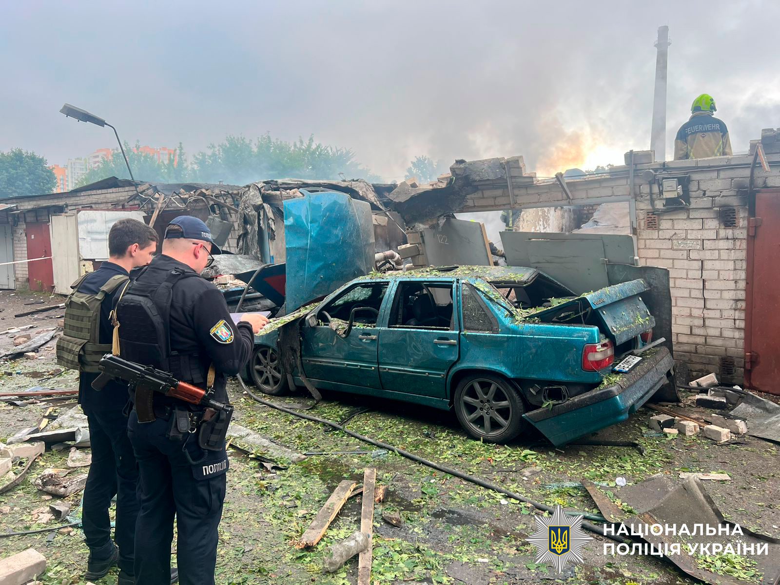 Армія росії атакувала столицю ракетами та БпЛА: загинула людина, пошкоджені станція метро, дитячий садочок, житлові будинки (фото)