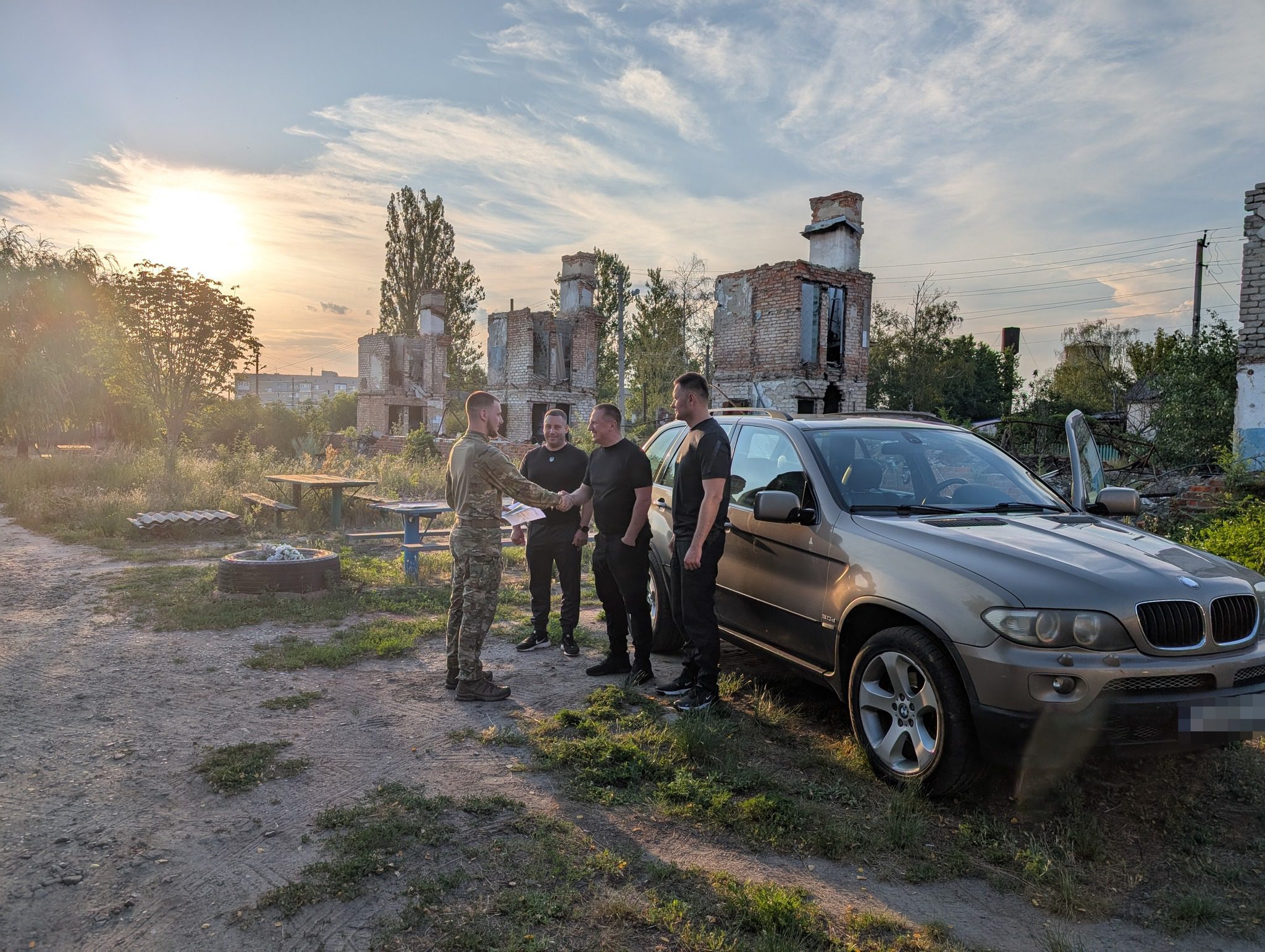 Білогородська громада передала автомобіль і засоби РЕБ захисникам на сході України