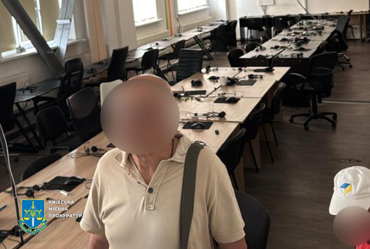 У Києві проведено 15 обшуків та припинено роботу кол-центрів, які спеціалізувалися на шахрайстві у сфері фінпослуг (фото)