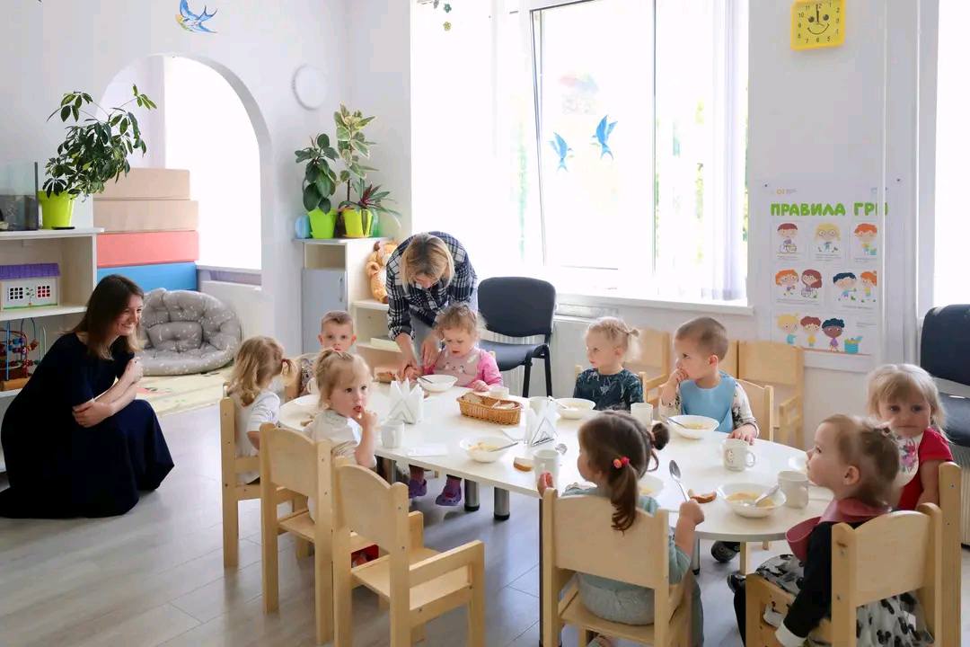 У трьох навчальних закладах Дніпровського району облаштовуватимуть безбар’єрне середовище (адреси)