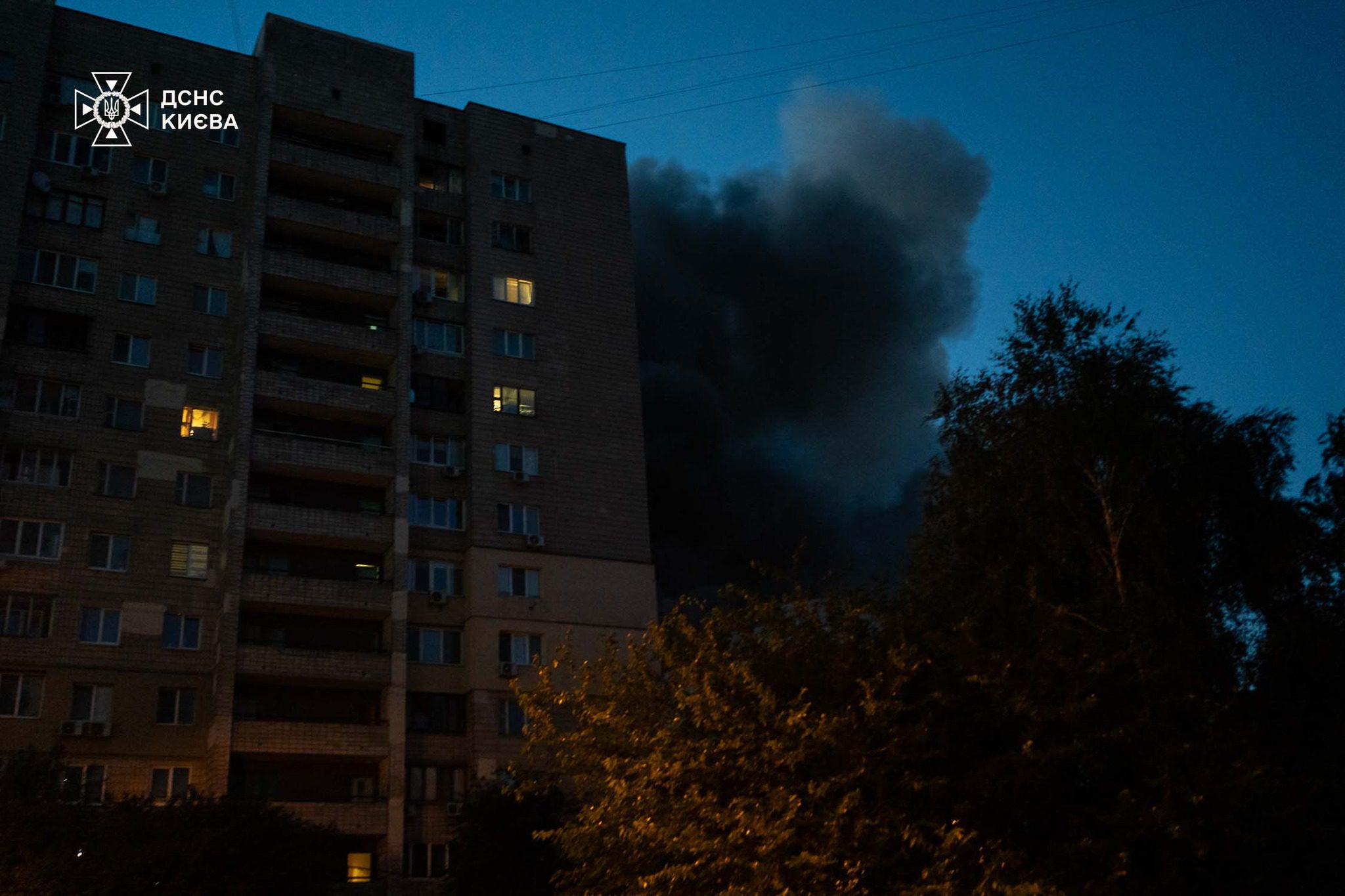 У Києві внаслідок атаки рф щонайменше 23 постраждалих, уламки збитих ворожих цілей виявлено у шести районах