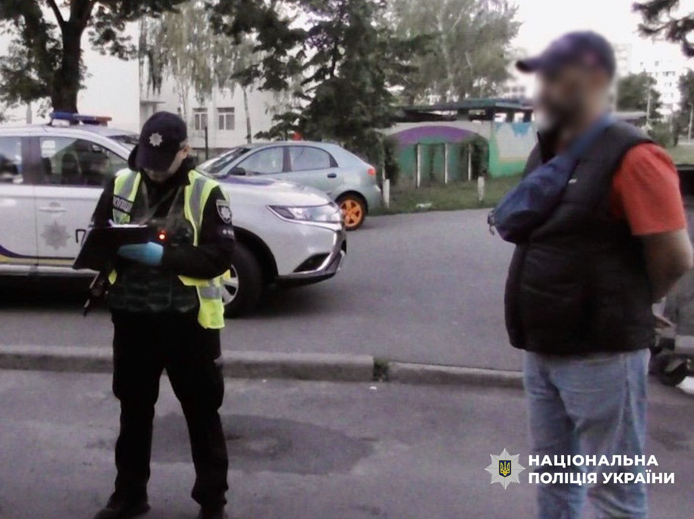На Харківському масиві чоловік вистрілив у підлітків з травматичного пістолету, його затримали