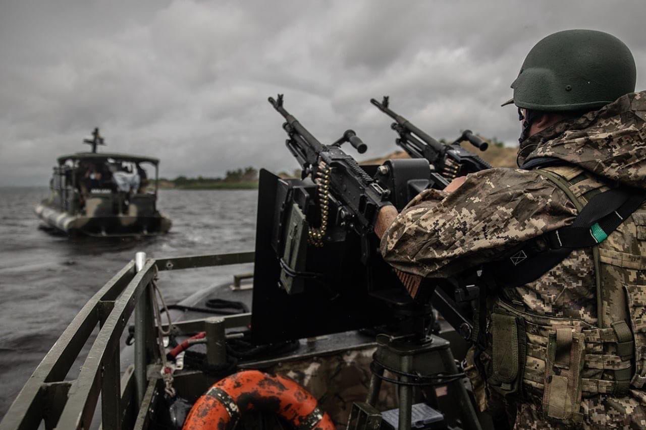 Зміїний під контролем, “москва” на дні: Зеленський привітав воїнів з Днем ВМС ЗСУ