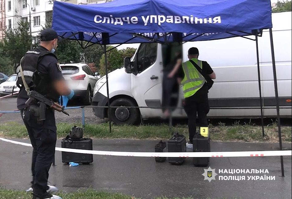 Правоохоронці затримали підозрюваного у замовному вбивстві на Троєщині (фото, відео)