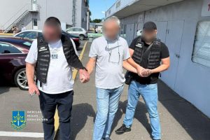 Прокурори підозрюють киянина у втручанні в роботу сервісних центрів МВС