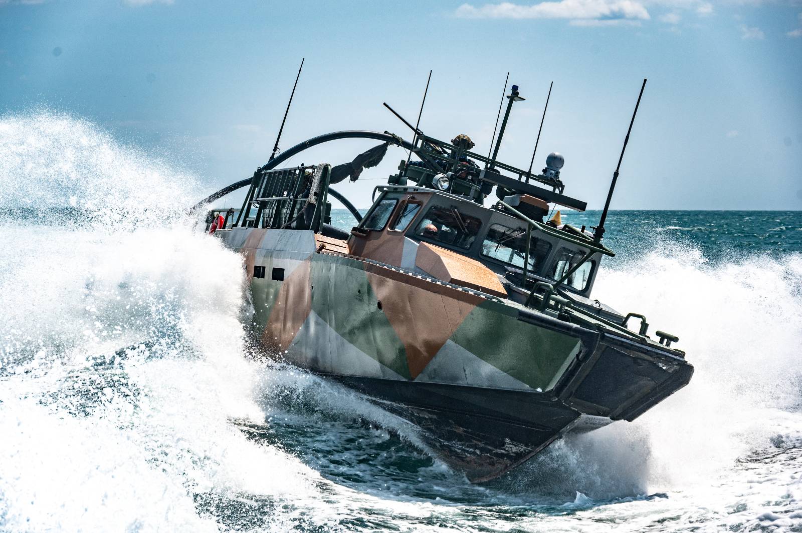 Зміїний під контролем, "москва" на дні: Зеленський привітав воїнів з Днем ВМС ЗСУ