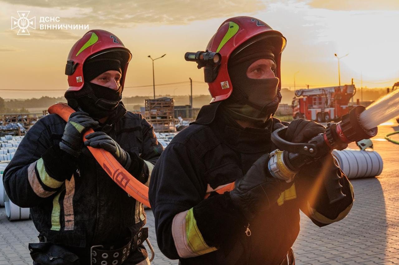 На Вінничині внаслідок атаки БпЛА пошкоджено будинки та два підприємства, є постраждалі (відео)