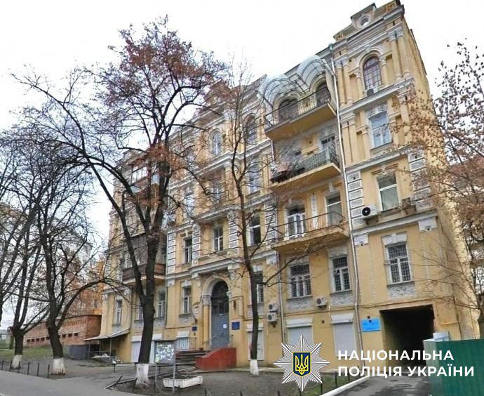 Чиновника КМДА підозрюють, що він продав 300 квадратів “недвіги” у центрі Києва за “копійки”