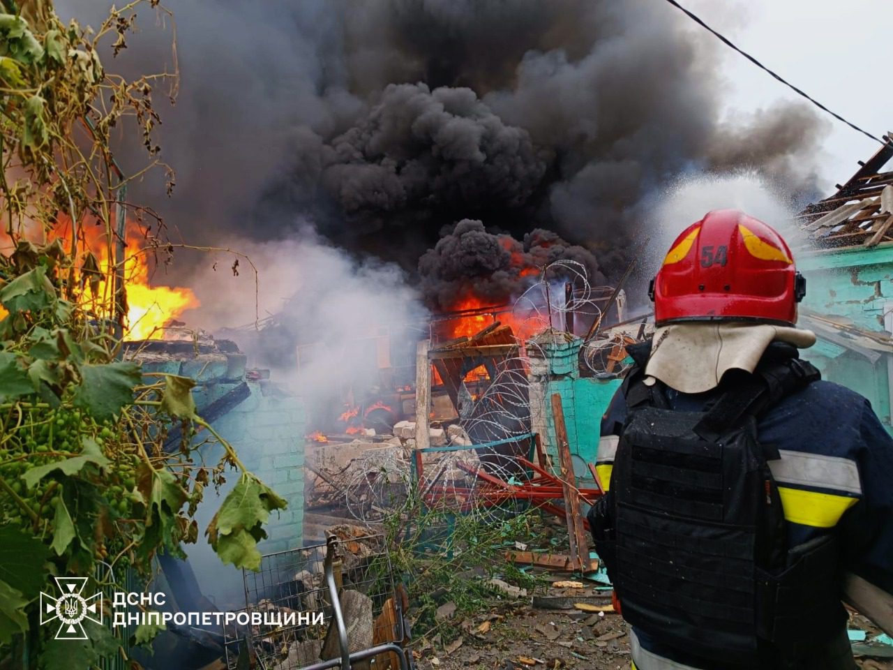 У Кам’янському районі Дніпропетровщини ворожі БпЛА вбили двох людей