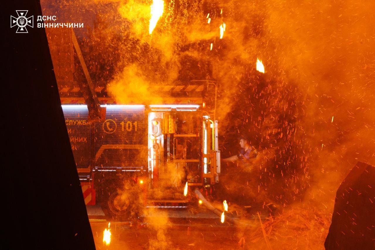 На Вінничині внаслідок атаки БпЛА пошкоджено будинки та два підприємства, є постраждалі (відео)