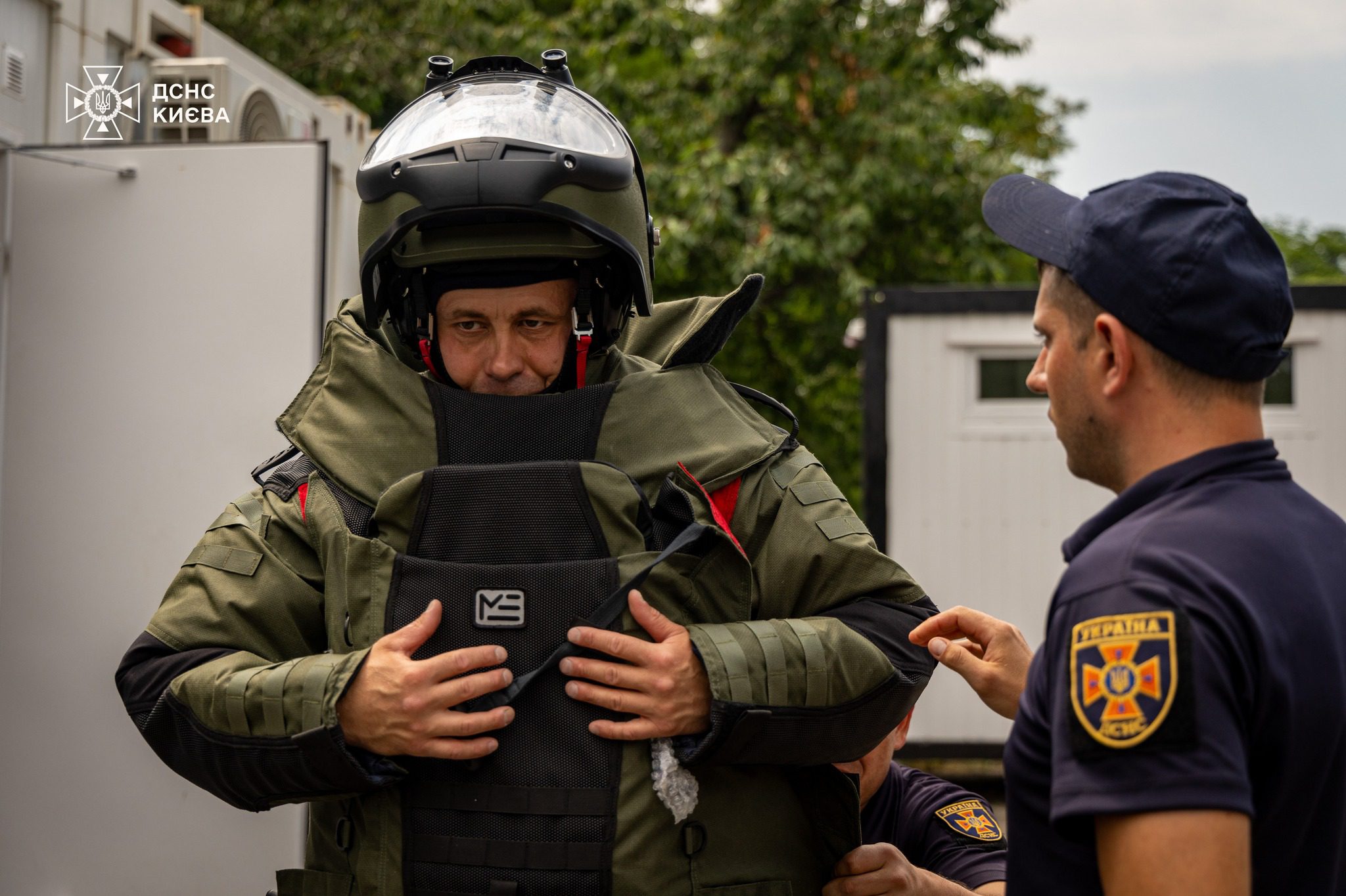 У Києві розпочав роботу новий піротехнічний підрозділ ДСНС (фото, відео)