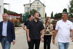 Микола Калашник відвідав зведений для ВПО гуртожиток групи компаній «Нива Переяславщини»