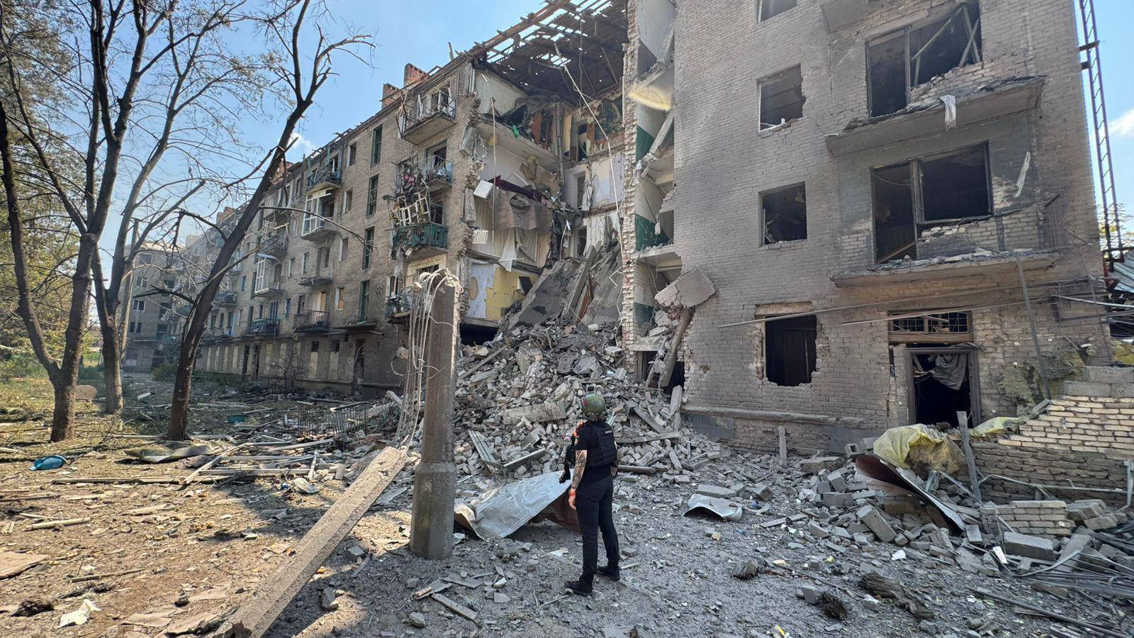 На Сумщині ворожі БпЛА вбили жінку, на Донеччині є загиблі цивільні, у Херсоні поранені На Сумщині ворожі БпЛА вбили жінку, на Донеччині є загиблі цивільні, у Херсоні поранені