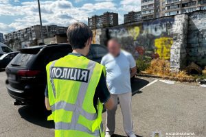 Начальник Деснянського ШЕУ під підозрою: розслідується розтрата на закупівлі асфальту Начальник Деснянського ШЕУ під підозрою: розслідується розтрата на закупівлі асфальту