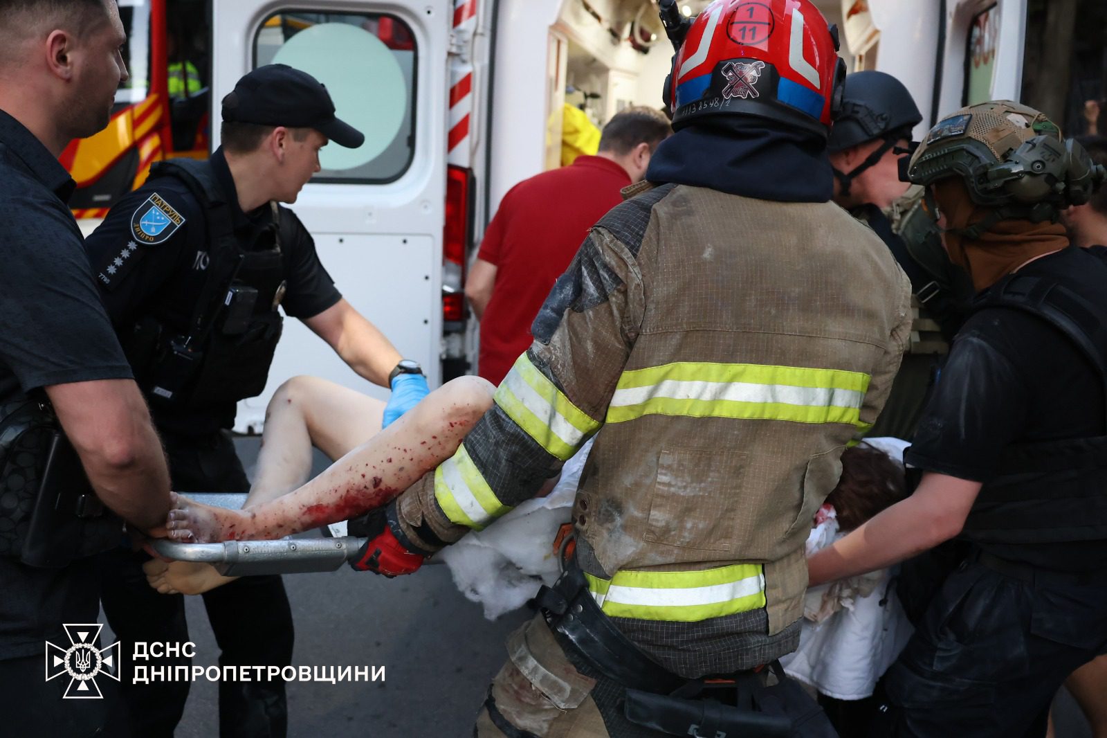 Масована атака на Дніпро та область забрала життя трьох людей, бив ворог також по Сумщині і Харківщині Масована атака на Дніпро та область забрала життя трьох людей, бив ворог також по Сумщині і Харківщині