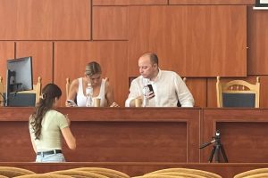 Мер Вишгорода спростовує інформацію про обшуки в міськраді, проте підтверджує наявність підозри від правоохоронців Мер Вишгорода спростовує інформацію про обшуки в міськраді, проте підтверджує наявність підозри від правоохоронців