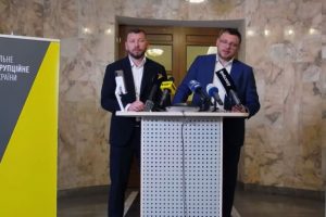 Керівники НАБУ і САП закликали Зеленського не підписувати закон, що послаблює незалежність антикорупційних органів