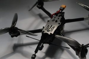 Броварська громада передала ЗСУ 30 FPV-дронів та шини