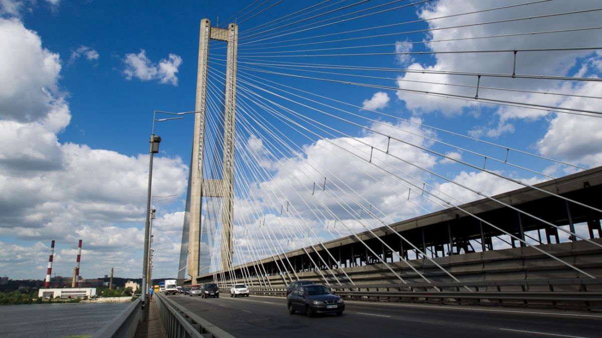 У ремонт правобережних естакад Південного мосту вкладуть ще 41,9 млн гривень