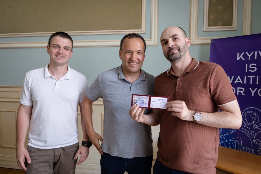 У столиці ОСББ-активісти стали першими громадськими інспекторами з благоустрою