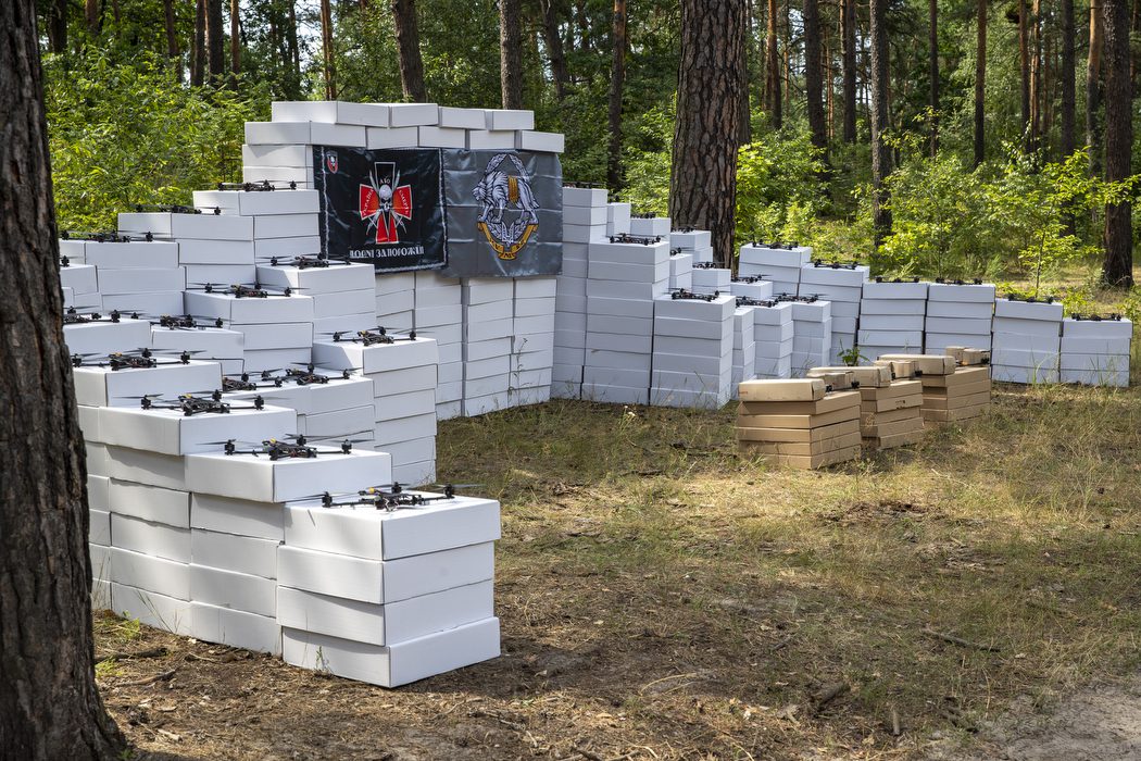 Громада Києва передала понад 1000 дронів для військових