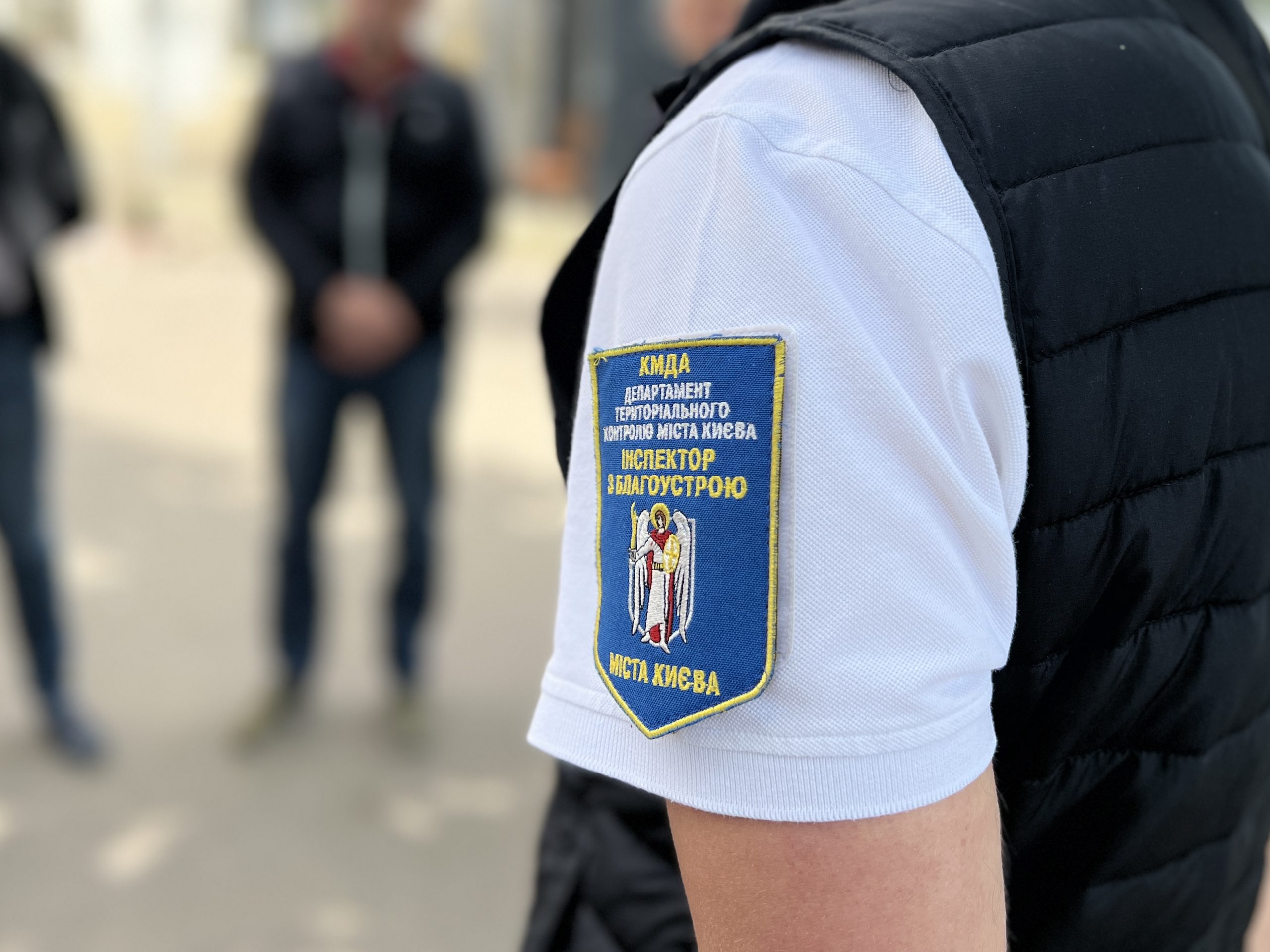 За два роки кількість інспекторів з паркування в Києві збільшилася втричі