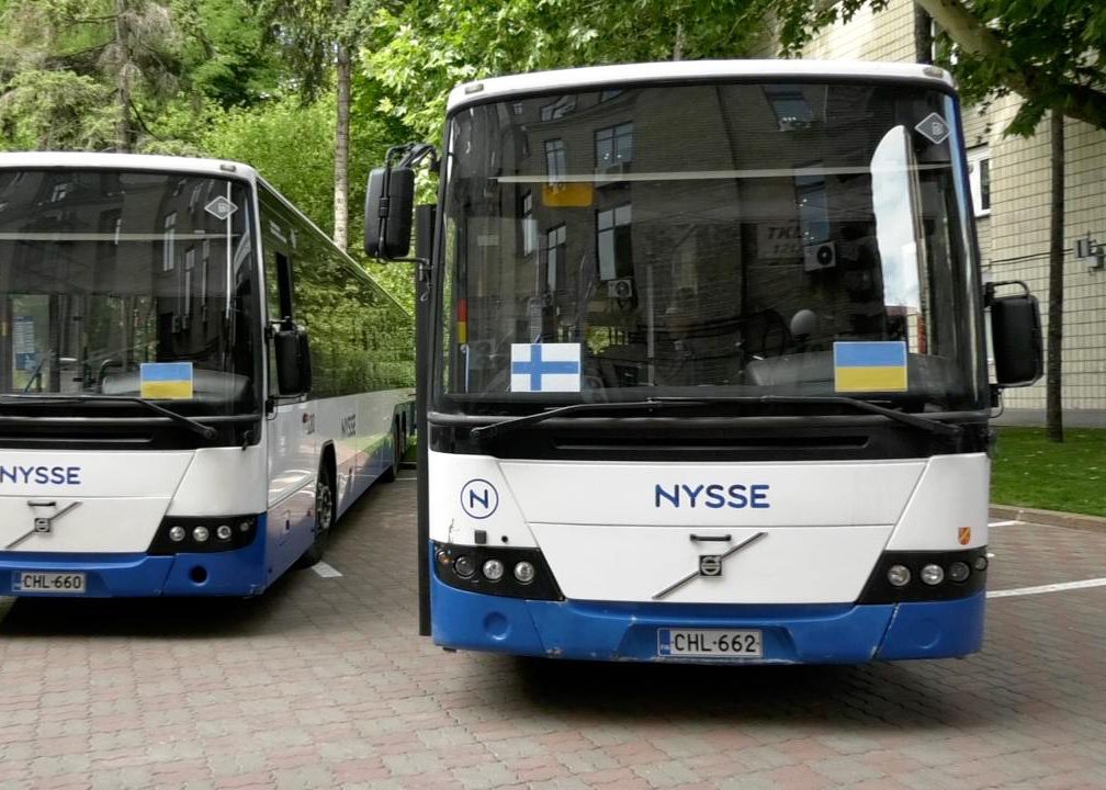 Ще два автобуси від фінського міста-побратима у Києві: виконуватимуть гуманітарні місії Ще два автобуси від фінського міста-побратима у Києві: виконуватимуть гуманітарні місії