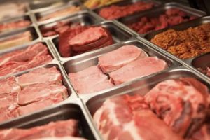 У звʼязку зі спекою швидкопсувні продукти на столичних ярмарках можна купити лише до 12:00