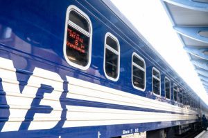 Через обстріл Києва пошкоджено залізничну інфраструктуру: поїзди затримуються до 4 годин Через обстріл Києва пошкоджено залізничну інфраструктуру: поїзди затримуються до 4 годин