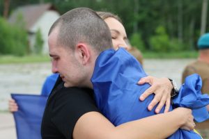 В Україну повернули з полону нову групу Захисників: серед звільнених – поранені, молодь і оборонці Маріуполя (фото) В Україну повернули з полону нову групу Захисників: серед звільнених – поранені, молодь і оборонці Маріуполя (фото)