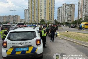 У Києві посеред вулиці застрелили чоловіка: поліція розслідує вбивство У Києві посеред вулиці застрелили чоловіка: поліція розслідує вбивство