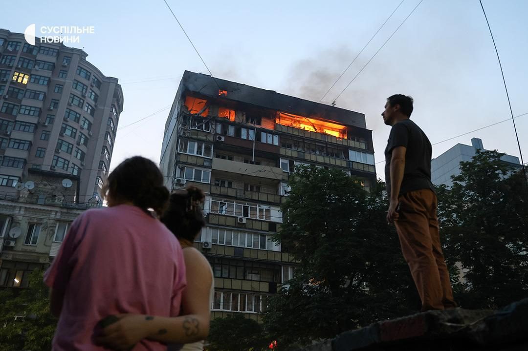 У Шевченківському та Подільському районах розгорнули штаби для допомоги постраждалим від ворожої атаки У Шевченківському та Подільському районах розгорнули штаби для допомоги постраждалим від ворожої атаки