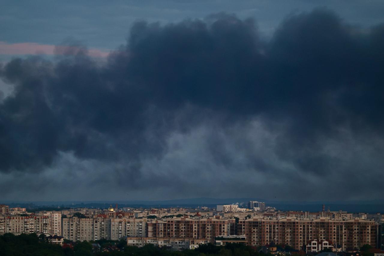 Унаслідок російських ударів є вбиті у Чернівцях, руйнування у Львові, Луцьку та Харкові Унаслідок російських ударів є вбиті у Чернівцях, руйнування у Львові, Луцьку та Харкові