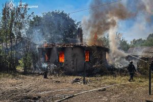 росіяни вдарили по магазину з людьми в Ізюмському районі на Харківщині: п’ятеро загиблих, четверо поранених (фото) росіяни вдарили по магазину з людьми в Ізюмському районі на Харківщині: п’ятеро загиблих, четверо поранених (фото)
