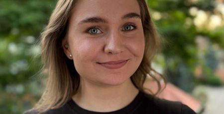 Поліна Голуб