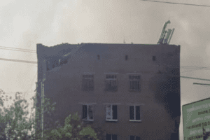 Удар дронами по будівлі ТЦК в Полтаві: щонайменше загинули двоє людей, 11 – поранено Удар дронами по будівлі ТЦК в Полтаві: щонайменше загинули двоє людей, 11 – поранено
