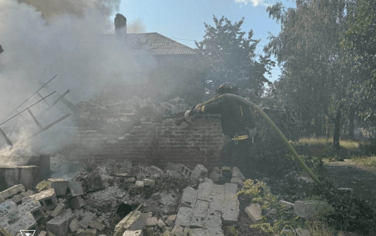 У Степногірську на Запоріжжі з-під завалів будинку дістали тіла двох вбитих обстрілом рф