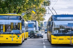 У Києві через наслідки атаки рф тимчасово змінено рух низки маршрутів громадського транспорту (схеми) У Києві через наслідки атаки рф тимчасово змінено рух низки маршрутів громадського транспорту (схеми)