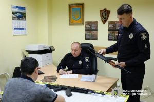 Кияни задекларували більше тисячі одиниць вогнепальної зброї , – поліція Кияни задекларували більше тисячі одиниць вогнепальної зброї , - поліція